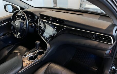 Toyota Camry, 2018 год, 2 740 000 рублей, 12 фотография