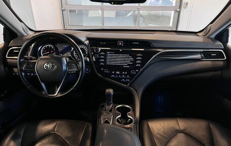 Toyota Camry, 2018 год, 2 740 000 рублей, 9 фотография