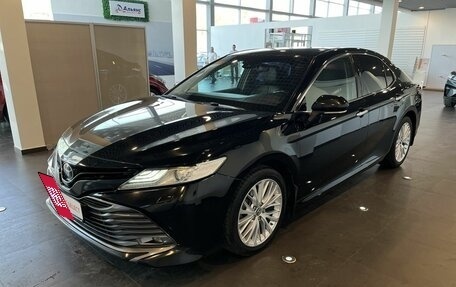 Toyota Camry, 2018 год, 2 740 000 рублей, 7 фотография
