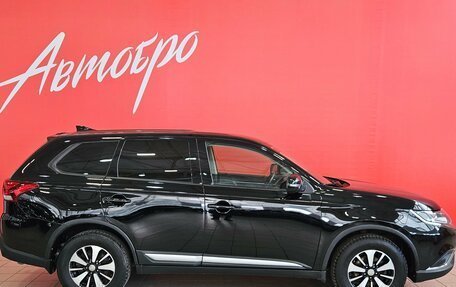 Mitsubishi Outlander III рестайлинг 3, 2019 год, 2 235 000 рублей, 6 фотография