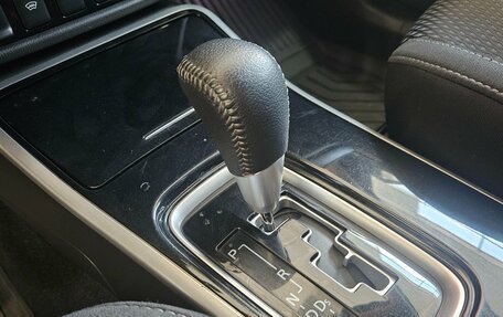 Mitsubishi Outlander III рестайлинг 3, 2019 год, 2 235 000 рублей, 15 фотография