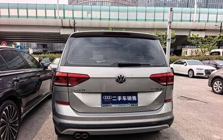 Volkswagen Touran III, 2021 год, 1 383 000 рублей, 5 фотография