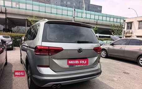 Volkswagen Touran III, 2021 год, 1 383 000 рублей, 6 фотография
