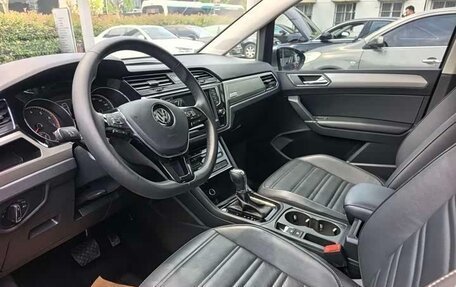 Volkswagen Touran III, 2021 год, 1 383 000 рублей, 9 фотография