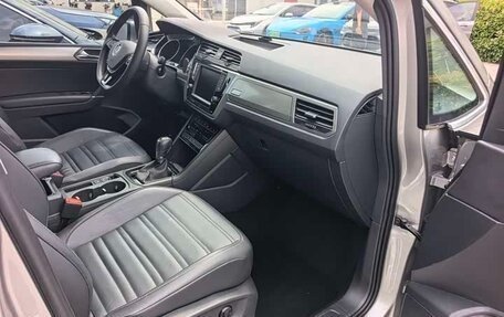 Volkswagen Touran III, 2021 год, 1 383 000 рублей, 21 фотография
