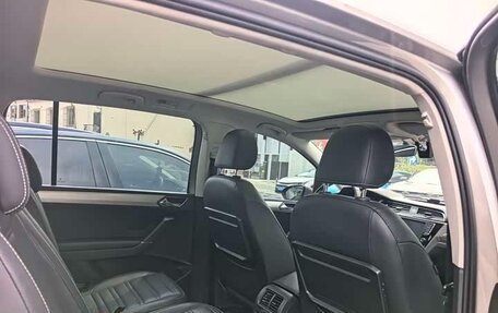 Volkswagen Touran III, 2021 год, 1 383 000 рублей, 18 фотография