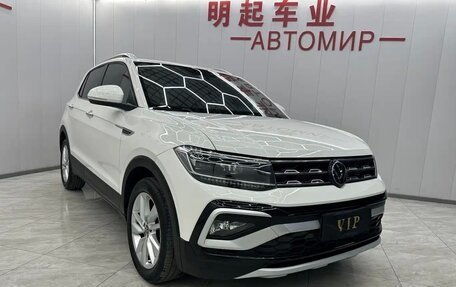 Volkswagen T-Roc I, 2022 год, 1 930 000 рублей, 1 фотография