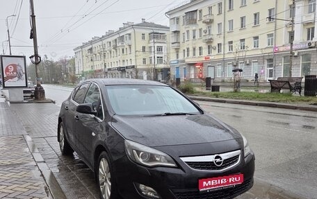 Opel Astra J, 2011 год, 500 000 рублей, 1 фотография