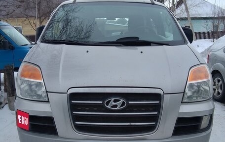 Hyundai H-1 II рестайлинг, 2006 год, 689 000 рублей, 1 фотография