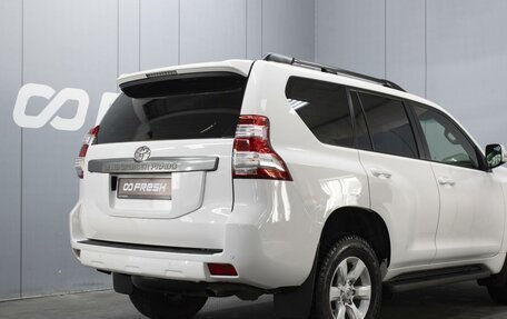 Toyota Land Cruiser Prado 150 рестайлинг 2, 2015 год, 3 690 000 рублей, 5 фотография