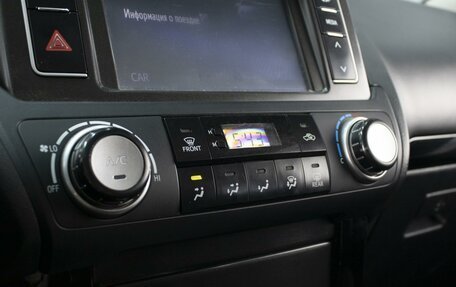 Toyota Land Cruiser Prado 150 рестайлинг 2, 2015 год, 3 690 000 рублей, 19 фотография