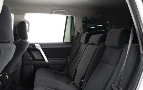 Toyota Land Cruiser Prado 150 рестайлинг 2, 2015 год, 3 690 000 рублей, 10 фотография