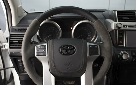 Toyota Land Cruiser Prado 150 рестайлинг 2, 2015 год, 3 690 000 рублей, 12 фотография