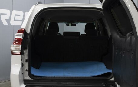 Toyota Land Cruiser Prado 150 рестайлинг 2, 2015 год, 3 690 000 рублей, 21 фотография