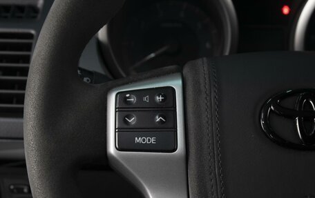 Toyota Land Cruiser Prado 150 рестайлинг 2, 2015 год, 3 690 000 рублей, 13 фотография