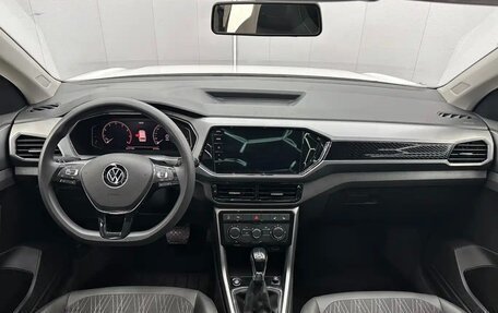 Volkswagen T-Roc I, 2022 год, 1 930 000 рублей, 9 фотография
