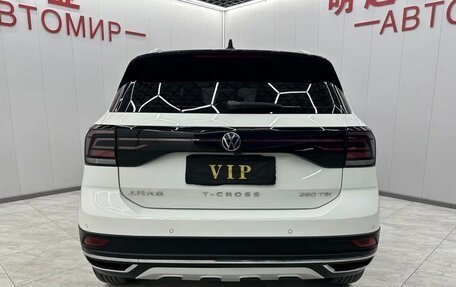 Volkswagen T-Roc I, 2022 год, 1 930 000 рублей, 4 фотография