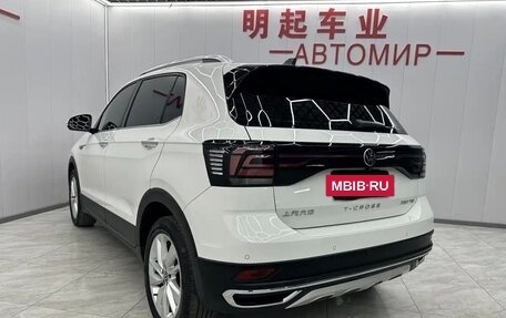 Volkswagen T-Roc I, 2022 год, 1 930 000 рублей, 6 фотография