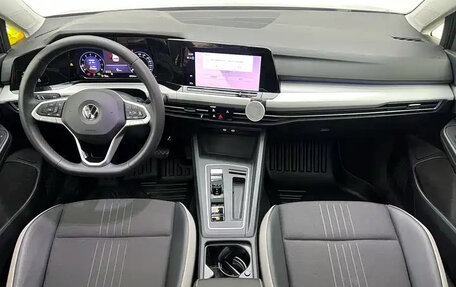 Volkswagen Golf VIII, 2022 год, 1 520 000 рублей, 18 фотография