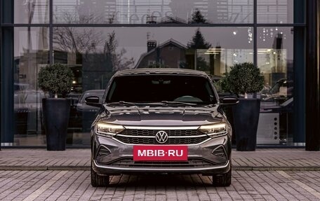 Volkswagen Polo VI (EU Market), 2021 год, 1 055 000 рублей, 2 фотография