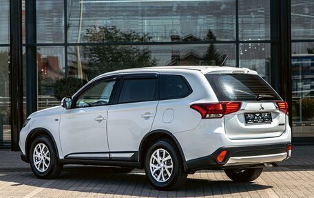 Mitsubishi Outlander III рестайлинг 3, 2017 год, 1 675 000 рублей, 4 фотография