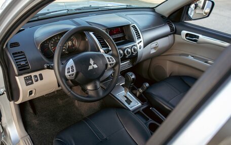 Mitsubishi Pajero Sport II рестайлинг, 2013 год, 1 545 000 рублей, 13 фотография