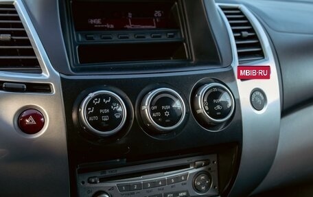 Mitsubishi Pajero Sport II рестайлинг, 2013 год, 1 545 000 рублей, 15 фотография