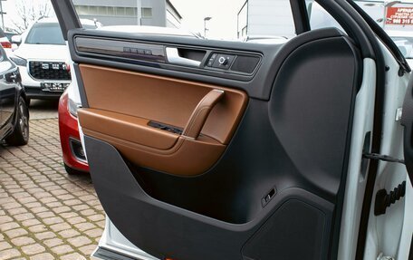 Volkswagen Touareg III, 2013 год, 1 975 000 рублей, 12 фотография