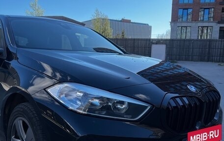 BMW 1 серия, 2019 год, 2 700 000 рублей, 5 фотография