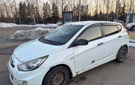 Hyundai Solaris II рестайлинг, 2011 год, 440 000 рублей, 5 фотография