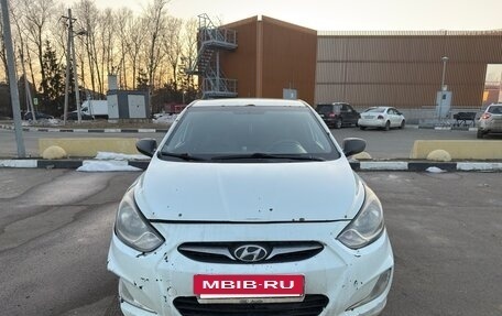 Hyundai Solaris II рестайлинг, 2011 год, 440 000 рублей, 14 фотография