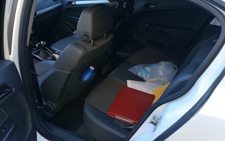 Opel Astra H, 2011 год, 700 000 рублей, 6 фотография