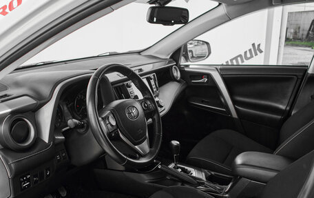 Toyota RAV4, 2016 год, 2 275 000 рублей, 9 фотография
