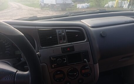 Nissan Primera II рестайлинг, 2001 год, 75 000 рублей, 3 фотография