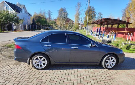 Honda Accord VII рестайлинг, 2004 год, 600 000 рублей, 1 фотография