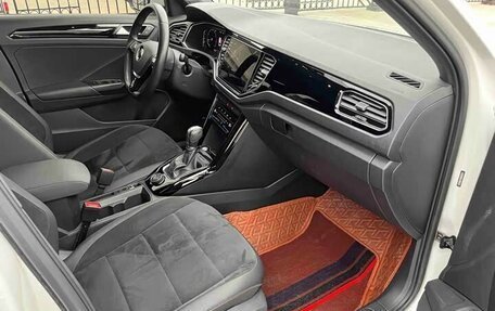 Volkswagen T-Roc I, 2022 год, 1 230 002 рублей, 11 фотография