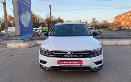 Volkswagen Tiguan II, 2019 год, 2 070 000 рублей, 2 фотография