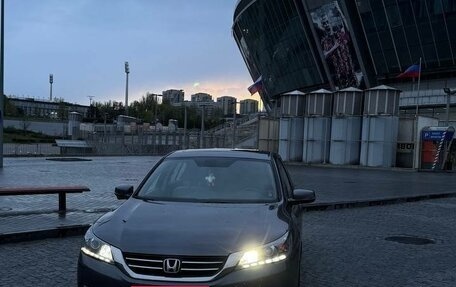 Honda Accord IX рестайлинг, 2013 год, 1 350 000 рублей, 1 фотография