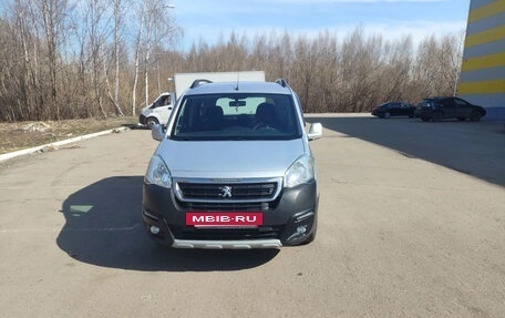 Peugeot Partner II рестайлинг 2, 2016 год, 955 000 рублей, 3 фотография