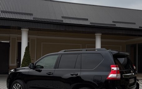 Toyota Land Cruiser Prado 150 рестайлинг 2, 2017 год, 4 040 000 рублей, 4 фотография