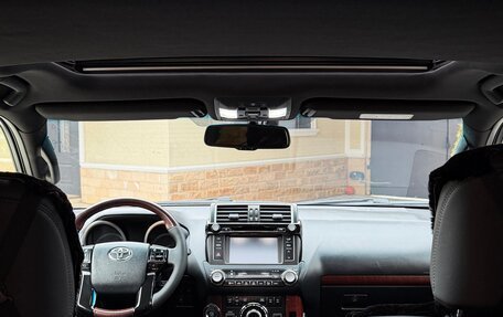 Toyota Land Cruiser Prado 150 рестайлинг 2, 2017 год, 4 040 000 рублей, 16 фотография
