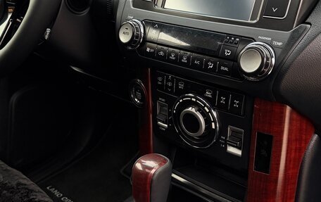 Toyota Land Cruiser Prado 150 рестайлинг 2, 2017 год, 4 040 000 рублей, 19 фотография