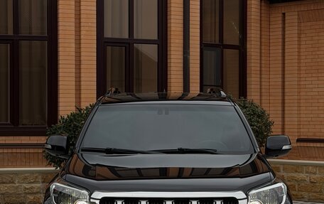 Toyota Land Cruiser Prado 150 рестайлинг 2, 2017 год, 4 040 000 рублей, 24 фотография