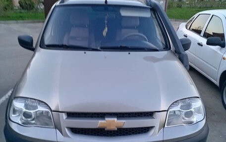 Chevrolet Niva I рестайлинг, 2014 год, 570 000 рублей, 5 фотография