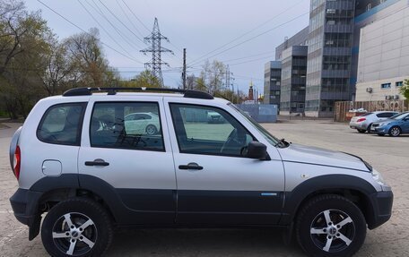 Chevrolet Niva I рестайлинг, 2018 год, 590 000 рублей, 2 фотография