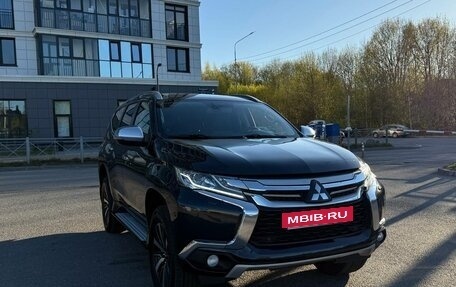 Mitsubishi Pajero Sport III рестайлинг, 2018 год, 2 650 000 рублей, 3 фотография