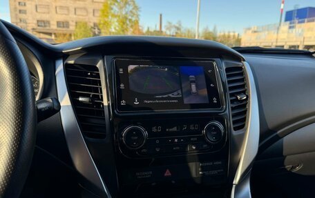 Mitsubishi Pajero Sport III рестайлинг, 2018 год, 2 650 000 рублей, 18 фотография