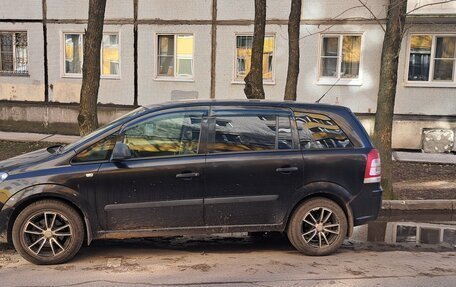 Opel Zafira B, 2011 год, 750 000 рублей, 2 фотография