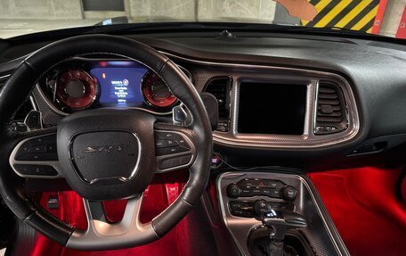 Dodge Challenger III рестайлинг 2, 2020 год, 10 499 000 рублей, 6 фотография