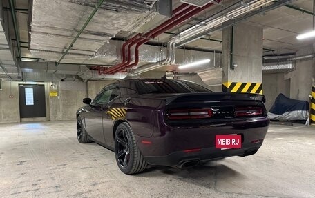 Dodge Challenger III рестайлинг 2, 2020 год, 10 499 000 рублей, 4 фотография